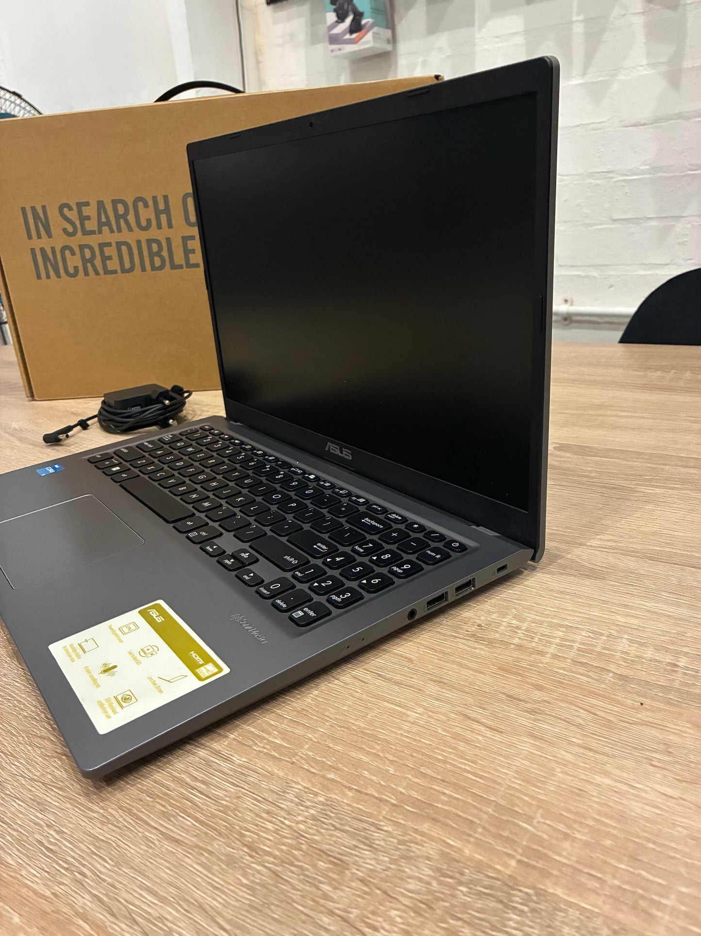 ASUS Vivobook X515EA Intel Core i3-1115G4 / 16GB DDR4-3200 / 256GB M.2 NVMe / Windows 11