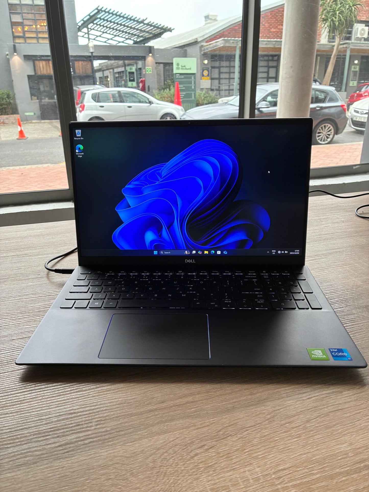 Dell Vostro 5502 i7 16GB RAM 512GB SSD