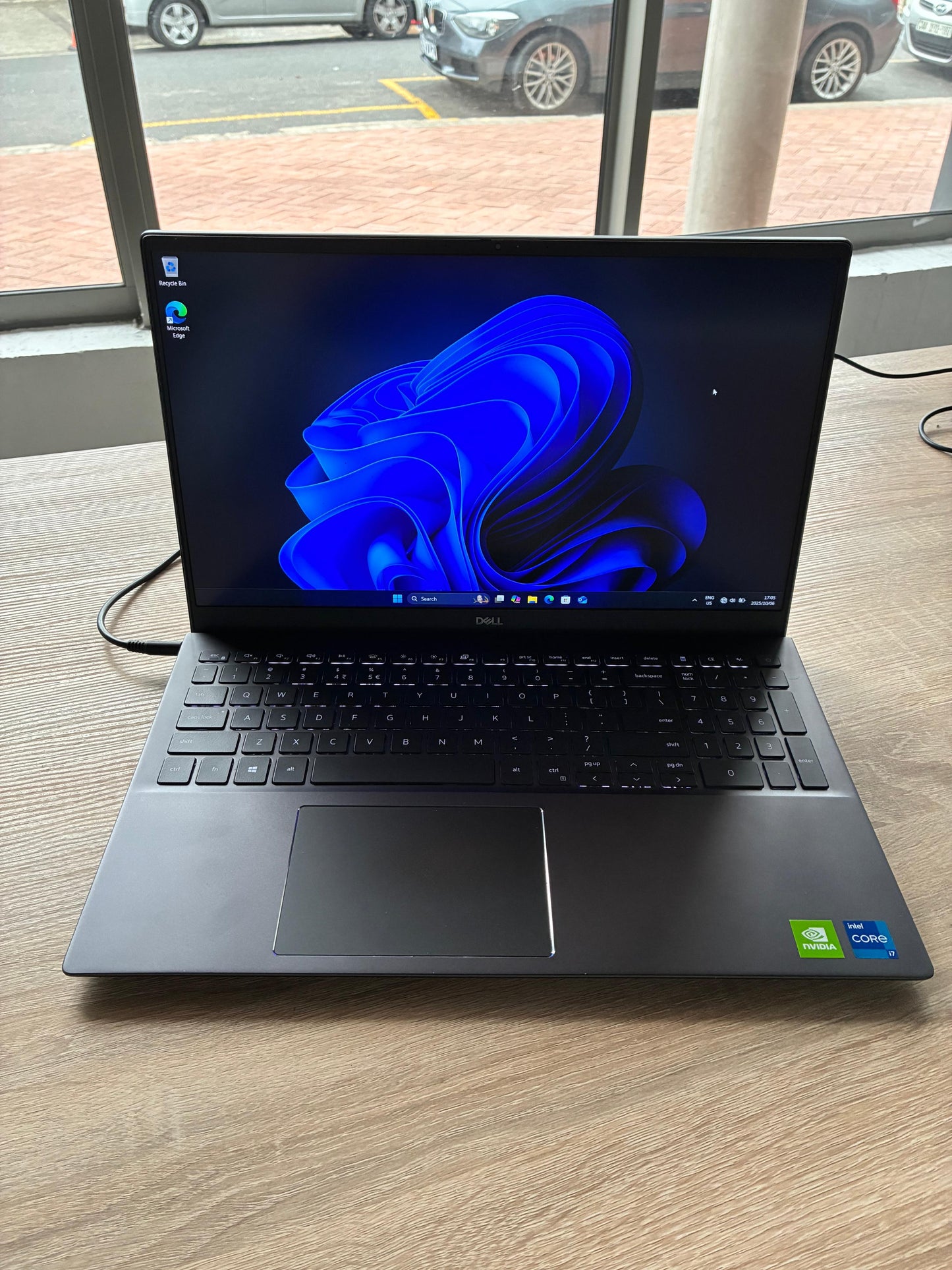 Dell Vostro 5502 i7 16GB RAM 512GB SSD