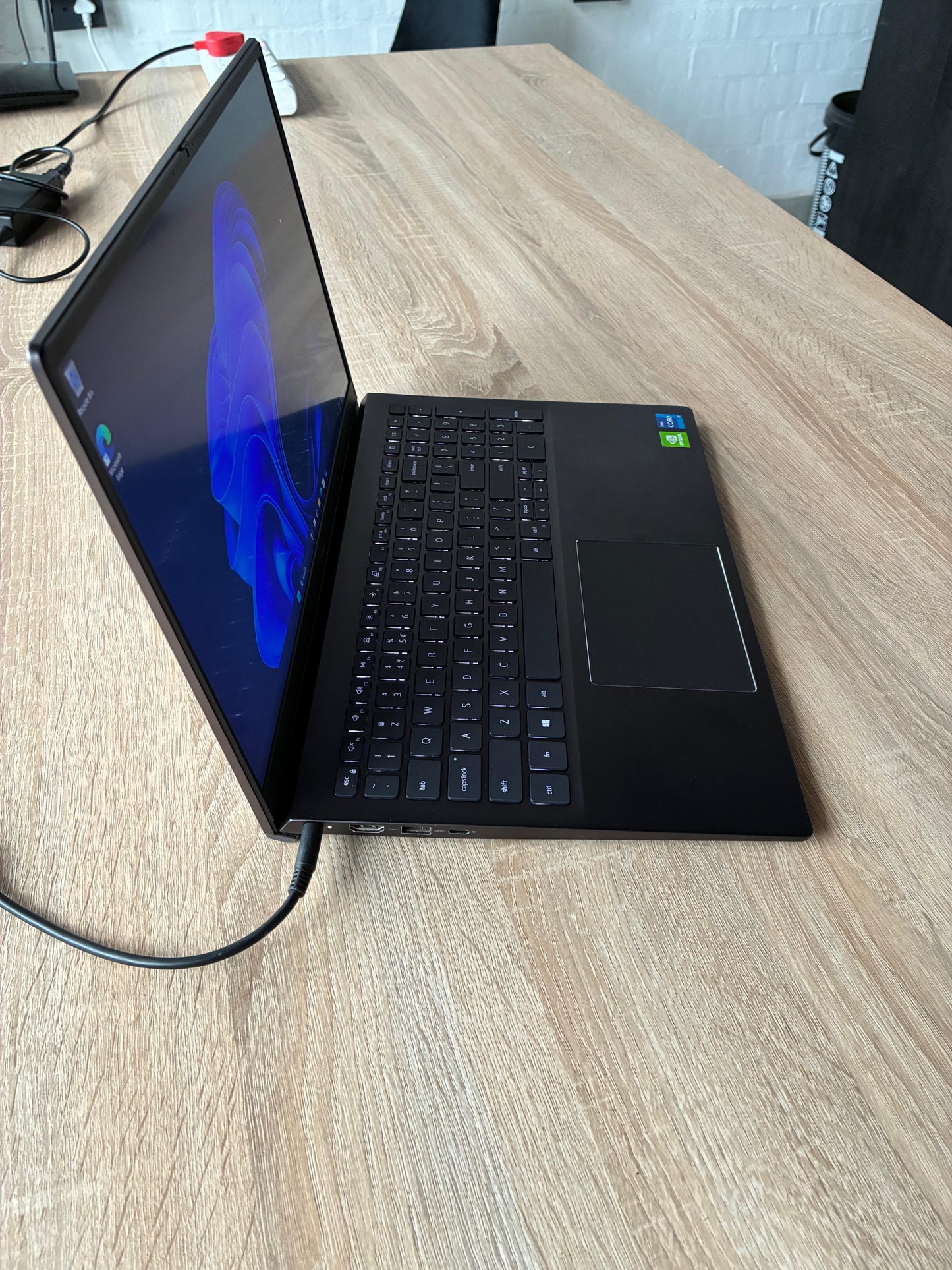 Dell Vostro 5502 i7 16GB RAM 512GB SSD
