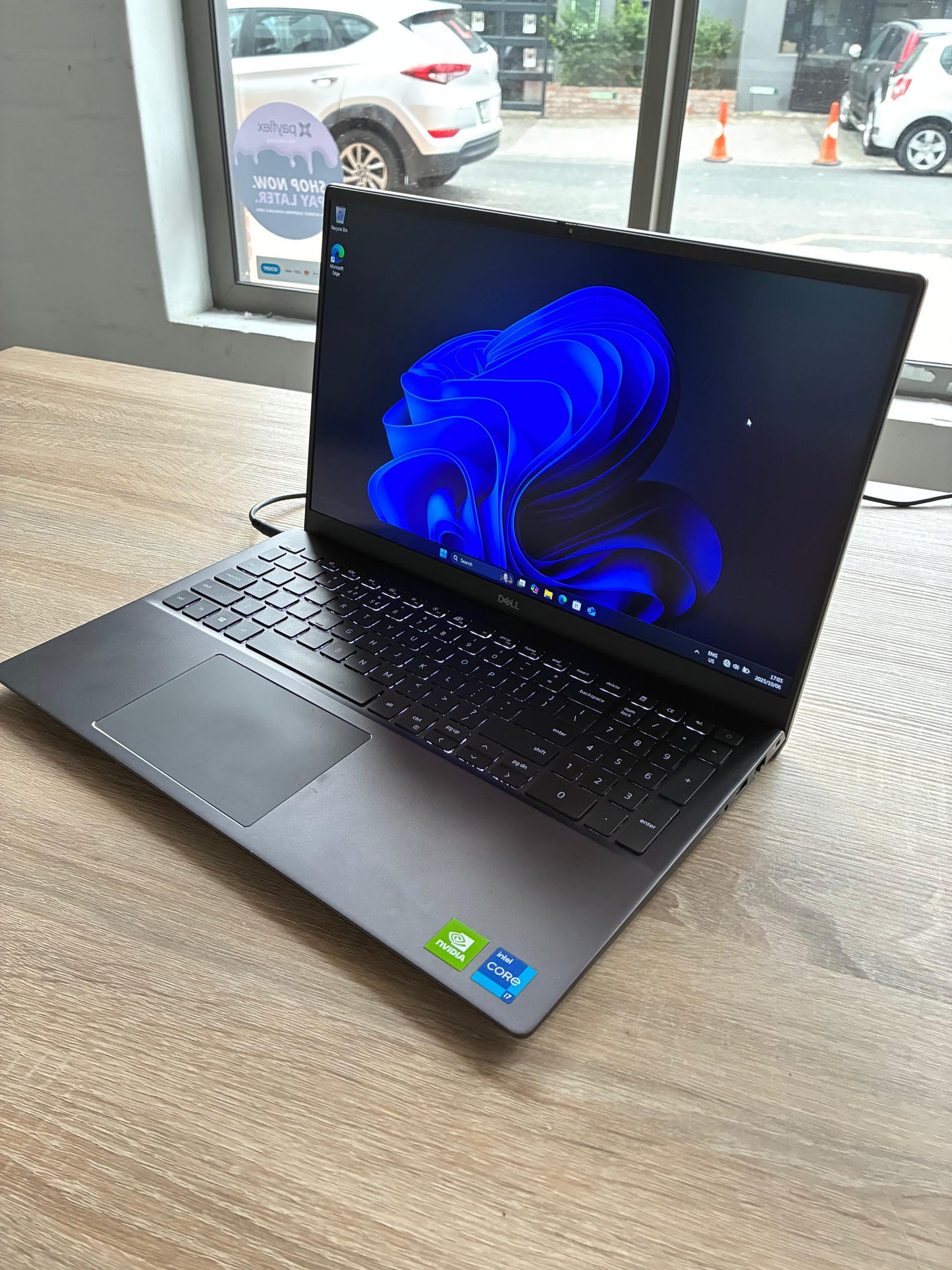 Dell Vostro 5502 i7 16GB RAM 512GB SSD