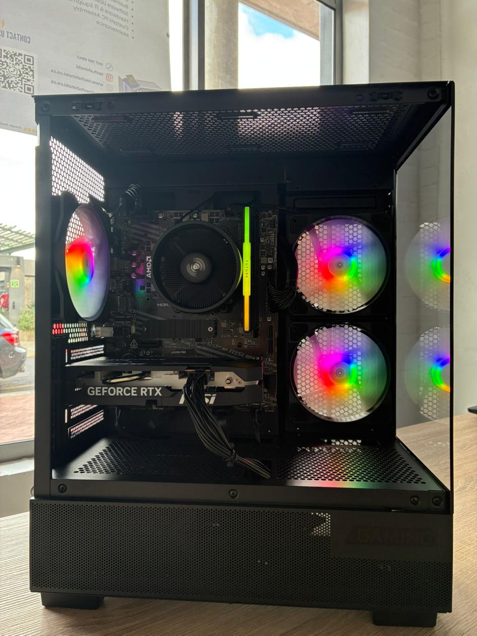 Ryzen 5 5500 / RTX 5050 8GB / MSI A520M / 16GB 3600MHz RGB / MSI PAG PANO M110A Gaming Chassis / MSI MAG 550W 80 PLUS Bronze / 500GB M.2