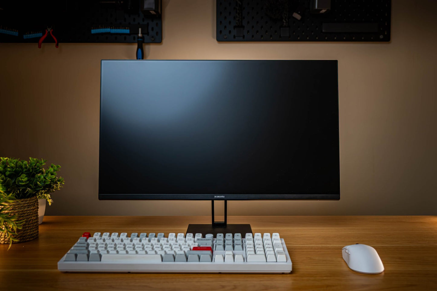 Xiaomi G27i 27″ Full HD 1080p IPS Gaming Monitor (165Hz, 1ms, 16:9, HDMI/DP, & AMD FreeSync Premium)