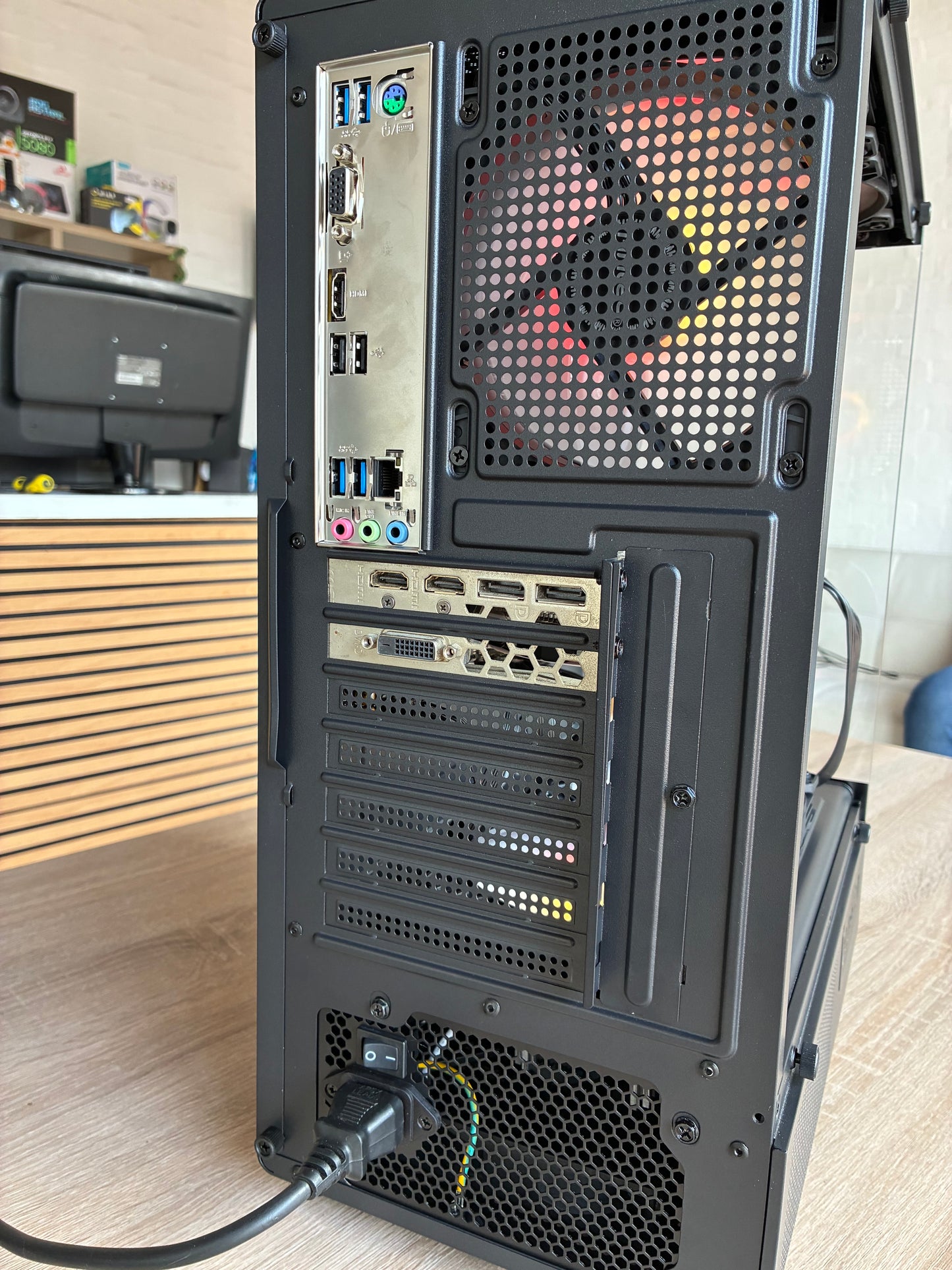 Ryzen 5 5500 RX 580 8GB Gamer PC