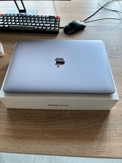 MacBook Air 13-inch  Apple M1 chip  256GB  8GB - Space Grey