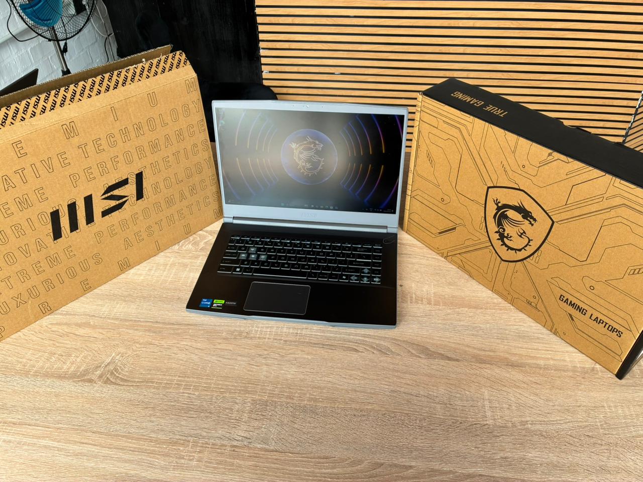 MSI Thin 15 B13UC-3069ZA / Intel Core i5-13420H / 16GB RAM @3200Mhz / RTX 3050 4GB / 512GB NVMe SSD / 15.6' (1920x1080) IPS 144Hz