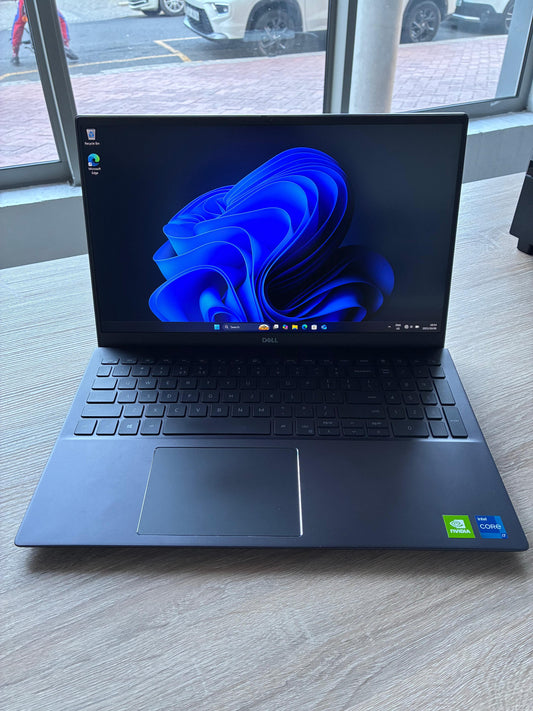Dell Vostro 5502 i7 16GB RAM 512GB SSD